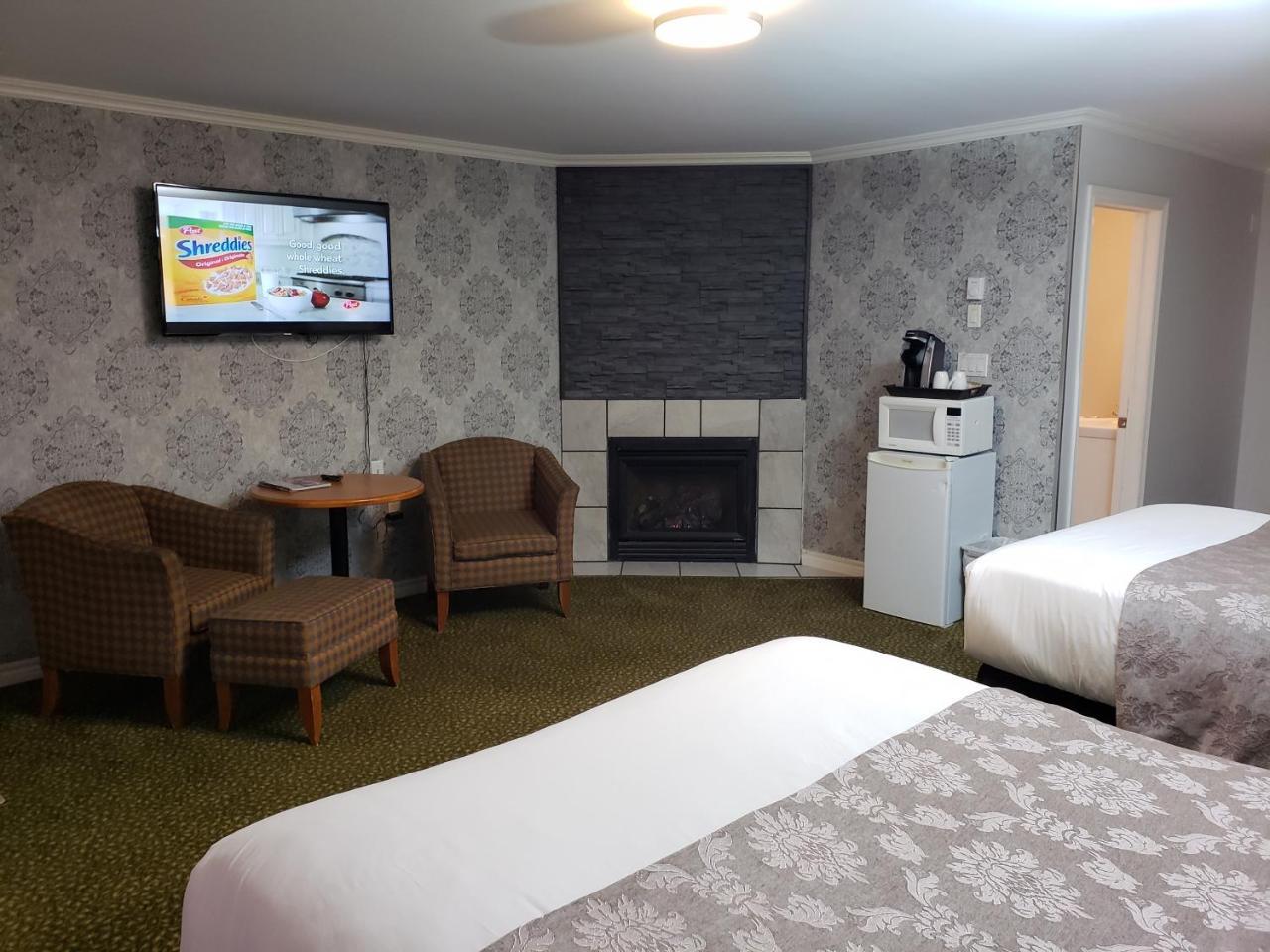 Regency Inn & Suites คอร์นวอลล์ ภายนอก รูปภาพ