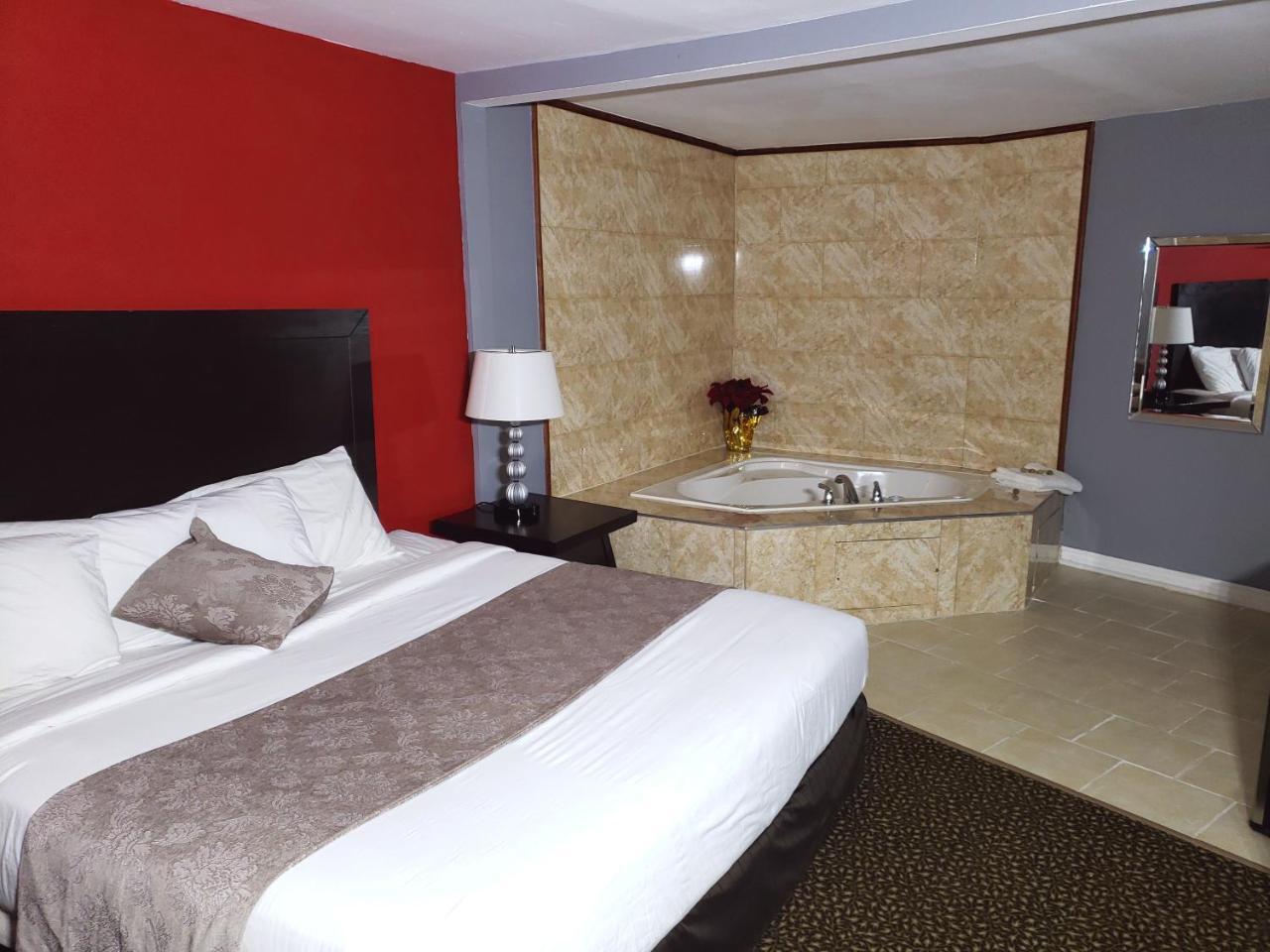 Regency Inn & Suites คอร์นวอลล์ ภายนอก รูปภาพ